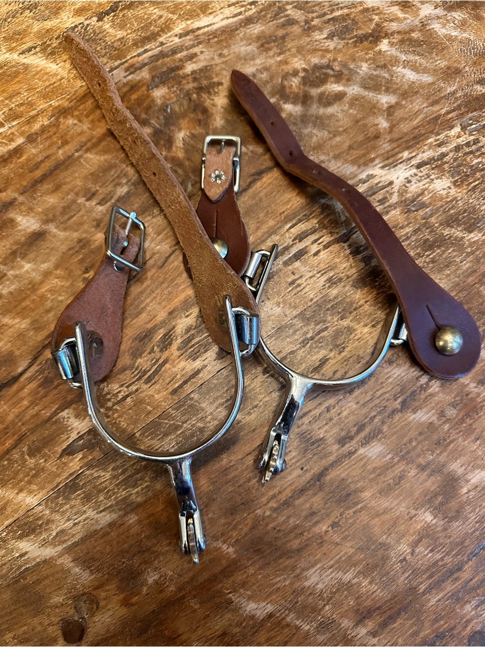 Weaver Horse Spurs with Brown Leather Straps
